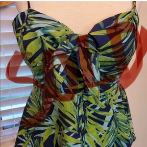 Sofia Vergara green tropical peplum style tank top with tie front size Medium